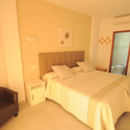 Goya Hotel *
