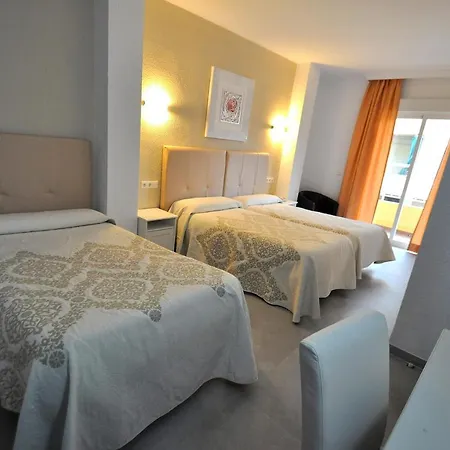 Goya Hotel *